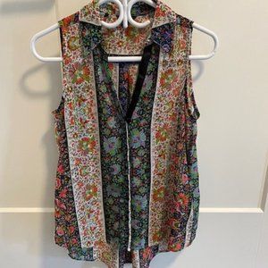 Multi-Coloured Sleeveless Blouse with Collar and Covered Buttons, Size S